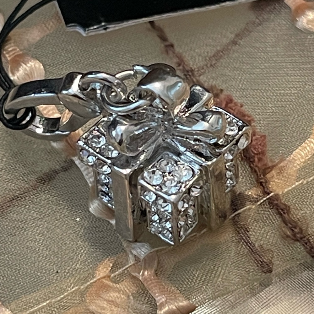 Crystal gift box key chain/ring
